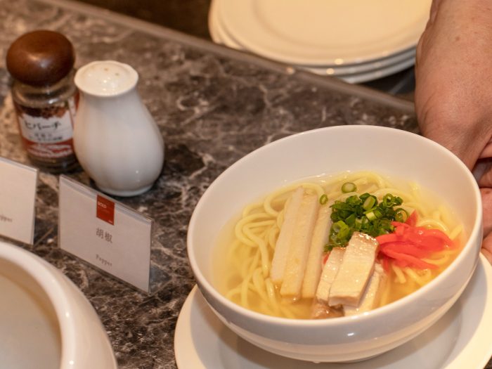 フサキビーチリゾートの朝食会場の麺コーナー