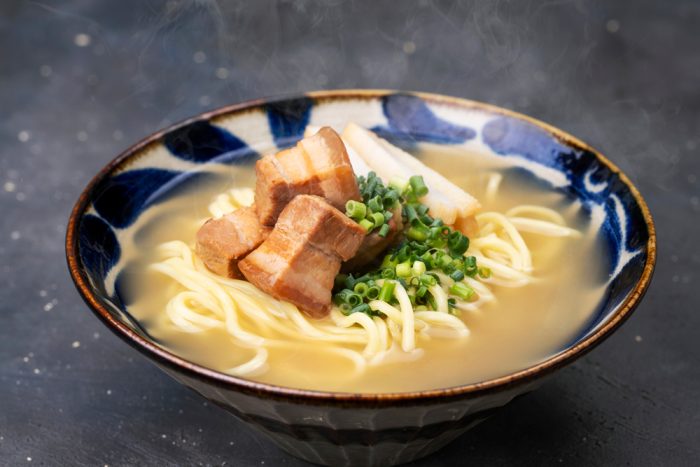 ソーキと3枚肉の八重山そば